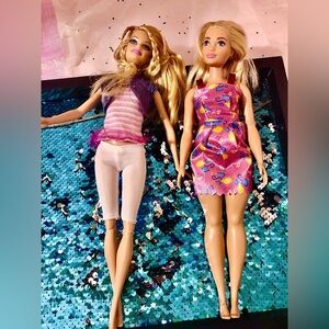 Very pretty Fashion barbies with Outfits